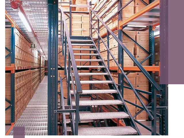 Лестницы складские прочные и безопасные под ключ в Пушкине