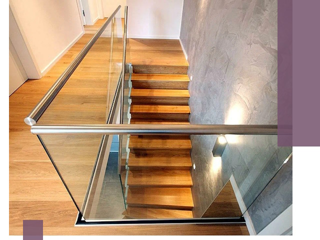 Перила для лестницы в доме — изготовление и монтаж в Пушкине