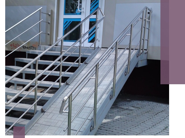 Пандус на крыльцо под ключ в Пушкине: монтаж и изготовление